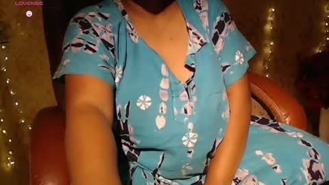 Snapshot of itsmiradesire chatting on May 17, 12:56 pm Mira online show from May 17, 12:56 pm