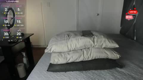 Moon online show from April 12, 11:37 am