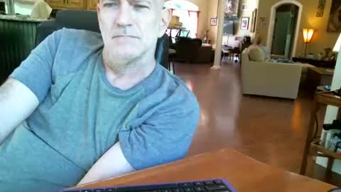 Snapshot of itsxxxtc chatting on June 3, 2:44 pm itsxxxtc online show from June 3, 2:44 pm