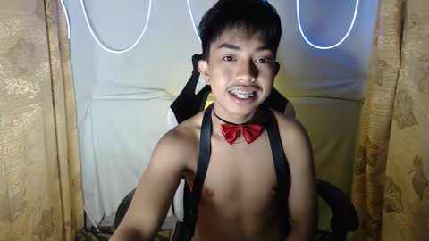 Snapshot of itsyourcummerboy_xx chatting on April 8, 8:31 pm Kyle online show from April 8, 8:31 pm