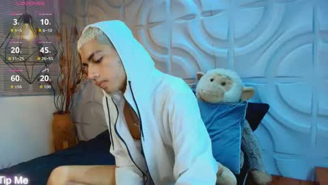 Snapshot of itszairen chatting on April 23, 4:46 am itszairen online show from April 23, 4:46 am