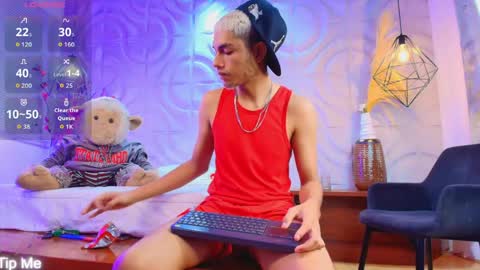Snapshot of itszairen chatting on April 30, 4:52 am itszairen online show from April 30, 4:52 am