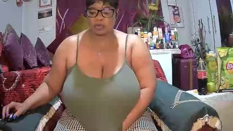 itumeleng74 online show from November 8, 6:29 pm