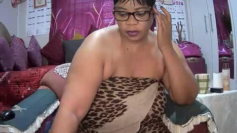 itumeleng74 online show from March 27, 5:35 am