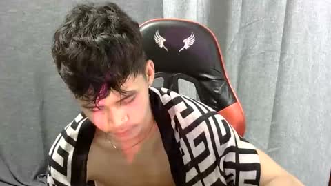 itzme_john online show from April 2, 6:49 pm