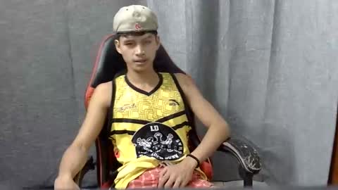 itzme_john online show from April 9, 6:24 pm