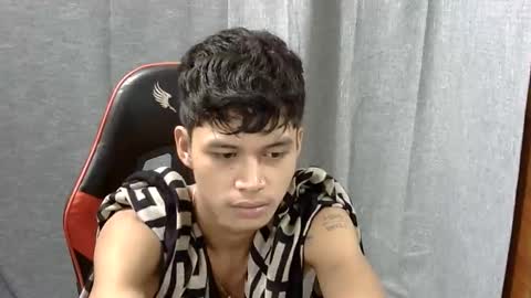 itzme_john online show from April 10, 7:18 pm