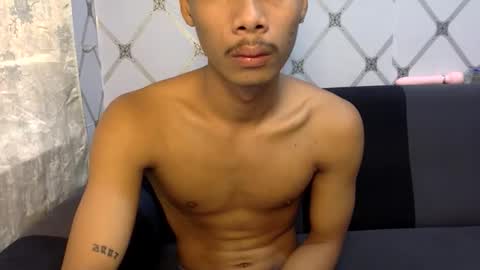 Snapshot of itzme_urboy chatting on April 4, 2:32 am itzme_urboy online show from April 4, 2:32 am