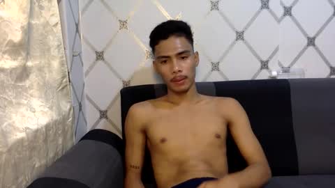 Snapshot of itzme_urboy chatting on April 12, 2:49 am itzme_urboy online show from April 12, 2:49 am