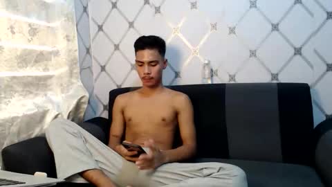 Snapshot of itzme_urboy chatting on April 16, 2:45 am itzme_urboy online show from April 16, 2:45 am