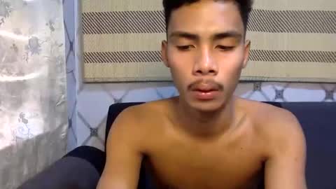 Snapshot of itzme_urboy chatting on April 22, 3:53 am itzme_urboy online show from April 22, 3:53 am