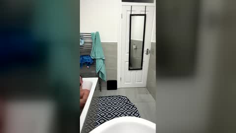 Snapshot of iuri1990 chatting on February 15, 9:41 am iuri1990 online show from February 15, 9:41 am