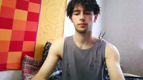 Snapshot of ivan_bybe chatting on April 28, 9:25 am ivan_bybe online show from April 28, 9:25 am