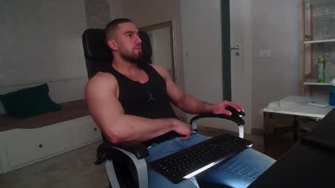 IvanHydee online show from February 8, 5:33 am