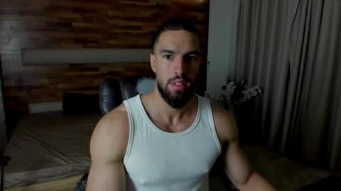 Snapshot of ivanhydee chatting on July 23, 4:32 am IvanHydee online show from July 23, 4:32 am