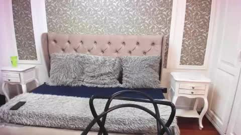 Snapshot of ivet_hall chatting on October 15, 12:00 am Ivet online show from October 15, 12:00 am