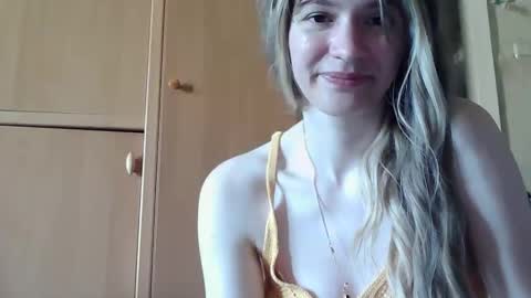 Snapshot of ivetta911 chatting on May 21, 7:48 am ivetta911 online show from May 21, 7:48 am