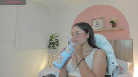 I V E T T E online show from April 15, 7:43 pm