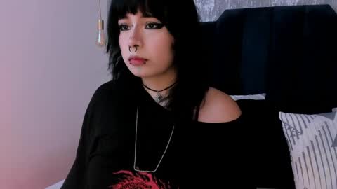 Snapshot of ivi_jones_ chatting on May 2, 6:13 pm Ivi jones online show from May 2, 6:13 pm
