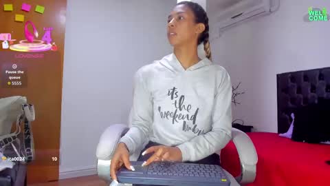 Snapshot of ivi_lopez chatting on October 8, 12:03 pm Ivi online show from October 8, 12:03 pm