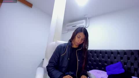 Snapshot of ivi_lopez chatting on October 13, 12:16 pm Ivi online show from October 13, 12:16 pm