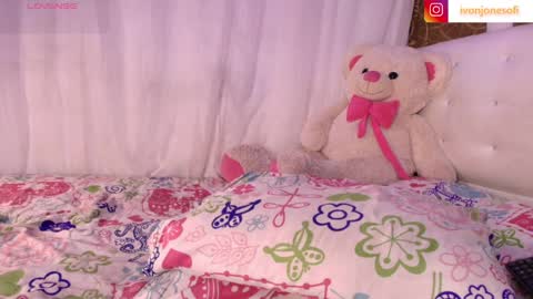  Ivon  Miss Jones  online show from May 22, 4:08 am