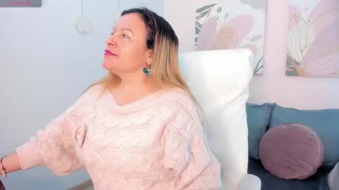 Ivonne online show from March 4, 12:44 pm