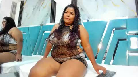 Snapshot of ivonne_brownn chatting on February 24, 12:25 pm Ivonny online show from February 24, 12:25 pm