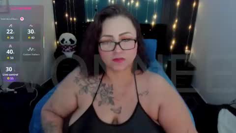 Snapshot of ivonnee17_ chatting on August 9, 12:34 am Ivonne online show from August 9, 12:34 am