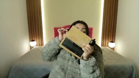 I V O N N E R O S S online show from April 21, 11:49 am