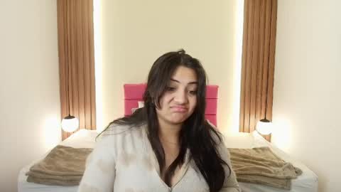 I V O N N E R O S S online show from April 22, 12:18 pm