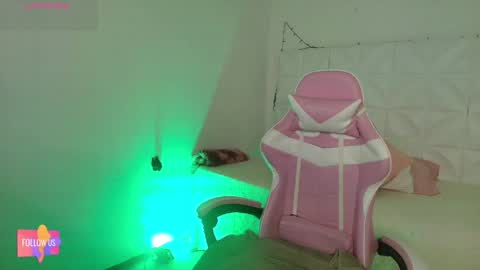 Ivonny online show from April 1, 6:16 pm