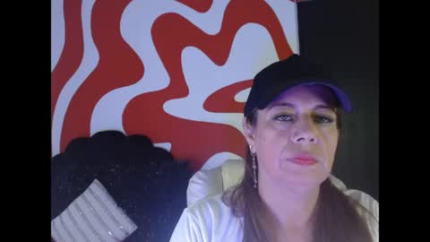 Snapshot of ivory_mistress chatting on May 11, 1:17 pm ivory_mistress online show from May 11, 1:17 pm