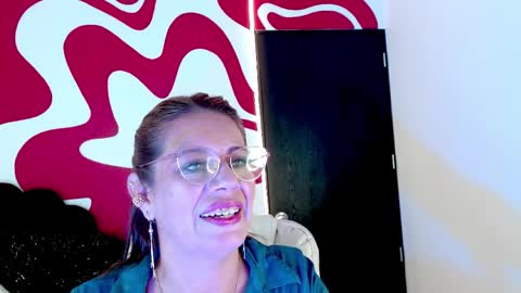 Snapshot of ivory_mistress chatting on May 22, 1:28 pm ivory_mistress online show from May 22, 1:28 pm