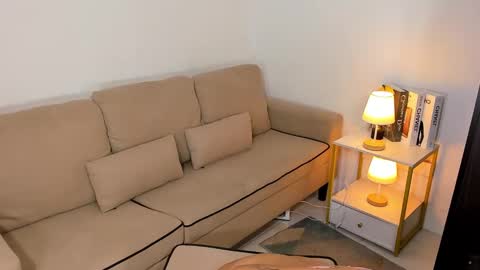 kirstenelsie online show from December 12, 3:48 pm