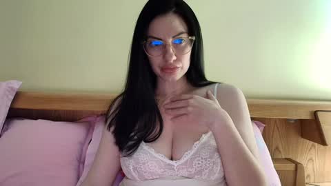 Snapshot of ivoryorchid chatting on December 8, 3:02 pm Ivory online show from December 8, 3:02 pm