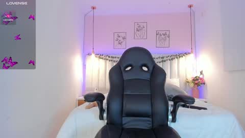 Snapshot of ivy___collins chatting on January 9, 1:39 am maria online show from January 9, 1:39 am