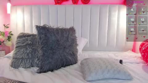 Snapshot of ivy___collins chatting on February 16, 2:31 am maria online show from February 16, 2:31 am