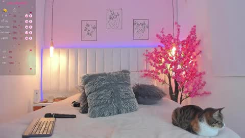 Snapshot of ivy___collins chatting on March 1, 12:07 am maria online show from March 1, 12:07 am