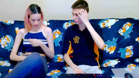 Ivy and Lester online show from December 4, 6:27 pm