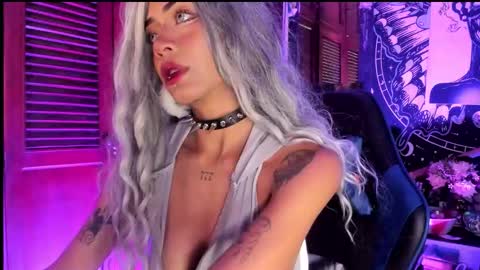 Snapshot of ivy_byte chatting on February 24, 9:57 pm - online show from February 24, 9:57 pm