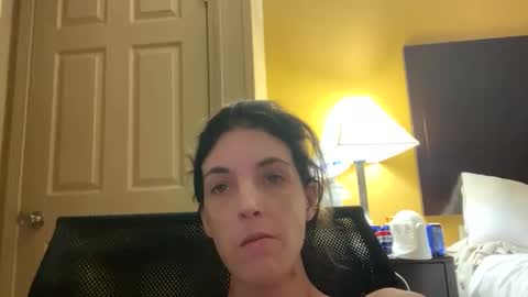 Snapshot of ivy_rose90 chatting on October 7, 1:36 am ivy_rose90 online show from October 7, 1:36 am