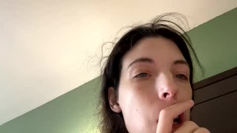 Snapshot of ivy_rose90 chatting on May 31, 6:42 pm ivy_rose90 online show from May 31, 6:42 pm