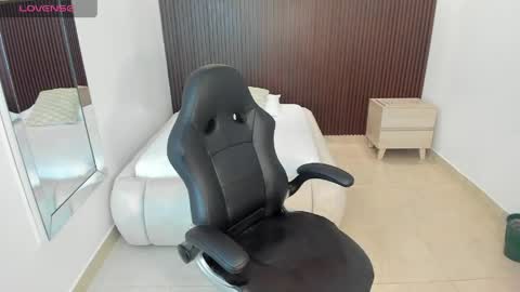 Snapshot of ivy_rosse7 chatting on May 19, 12:33 pm IVY online show from May 19, 12:33 pm