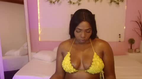 Snapshot of ivybliss8 chatting on April 24, 4:48 am i v y b l i s s online show from April 24, 4:48 am