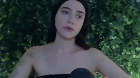 Snapshot of ivyjonson chatting on July 10, 12:15 am Miss Ivy online show from July 10, 12:15 am