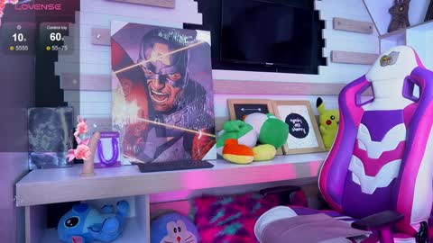 Snapshot of ivyluxe_ chatting on April 11, 4:17 am Ivy online show from April 11, 4:17 am