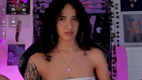 Snapshot of ivymanson_ chatting on February 27, 6:53 pm Camila online show from February 27, 6:53 pm