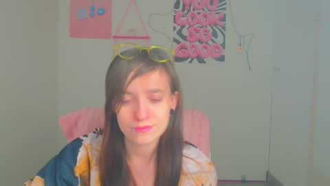 Snapshot of ivynoir_ chatting on April 4, 11:51 am Ivy online show from April 4, 11:51 am