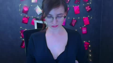 Snapshot of ivynoir_ chatting on April 7, 8:53 pm Ivy online show from April 7, 8:53 pm